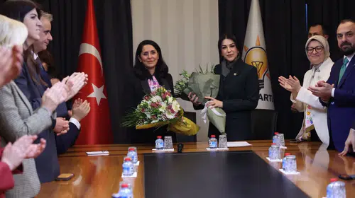 AK Parti'de devir teslim: Nilhan Ayan görevi Sevilay Tuncer'den devraldı