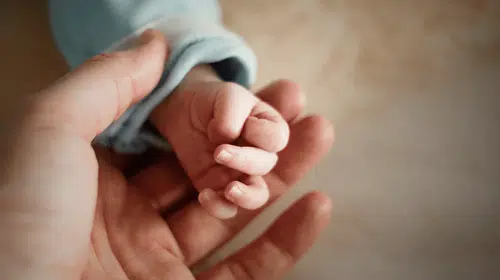 Komisyonda kabul edildi: Doğum izni 24 haftaya çıkarılıyor