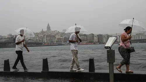 İstanbul için kuvvetli yağış alarmı: AKOM saat vererek uyardı