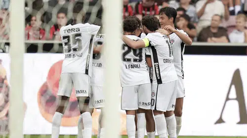 Beşiktaş, Midtjylland'ı 2-0 mağlup ederek UEFA Avrupa Ligi'nde tur atladı
