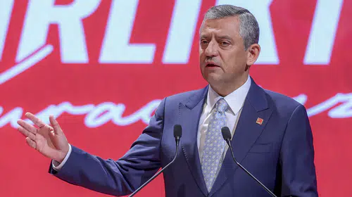 Özgür Özel'den yeni parti iddialarına yanıt: "Ortaya atılan isimler tamamen yalan"