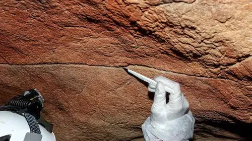 Bilim insanları mağara duvarlarında binlerce yıllık insan DNA’sı keşfetti