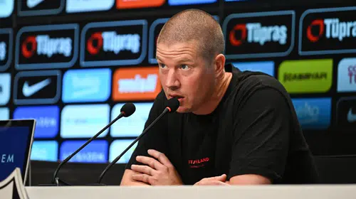 Midtjylland Teknik Direktörü Mike Tullberg: Beşiktaş taraftarı oluşturduğu atmosferle gurur duymalı