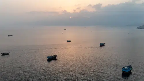 Stratejik su yolunda yeni dönem: İran Hürmüz Boğazı geçiş izinlerini şarta bağladı