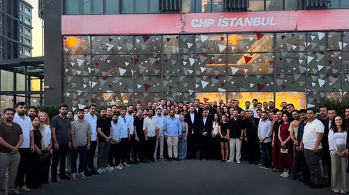 CHP İstanbul Gençlik Kolları topluca Yeni Parti'ye geçti