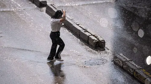 Meteoroloji uyardı: Sağanak ve kuvvetli rüzgar üç bölgede etkisini artıracak