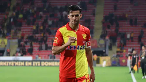 İsmail Köybaşı futbola veda etti