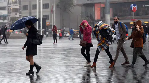 İstanbul dahil 5 il için sarı kodlu sağanak uyarısı: Sıcaklıklar 6 derece birden düşecek