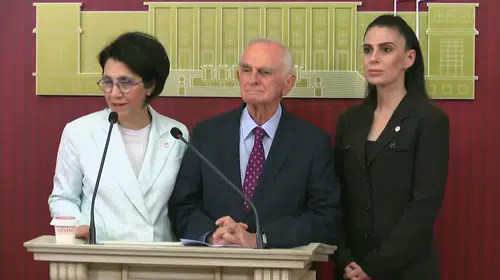 Önder Sav, 70 yıllık CHP üyeliğinin ardından istifa etti