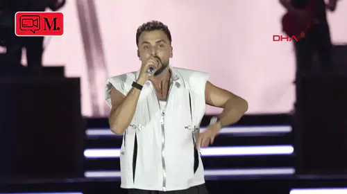 Sefo, Konya Kültür Yolu Festivali'nde hayranlarına unutulmaz bir gece yaşattı