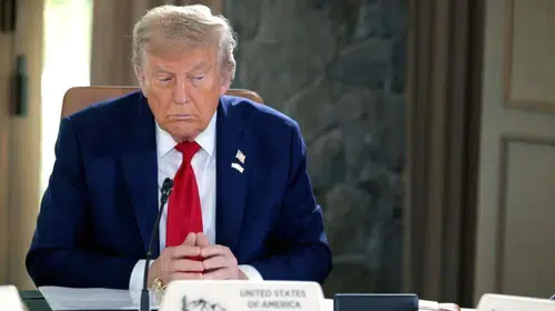 Trump'tan İran'a yeni tehdit: "Gerekirse sert bir darbe indireceğiz"