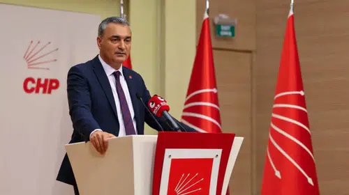 CHP Sözcüsü Sarı: "Bir siyasal partinin içinde olup o partinin olanaklarından yararlanarak başka bir siyasal partinin ilanı yapılamaz"