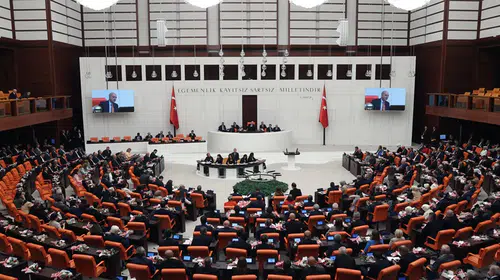 Öğrenci affı TBMM’de kabul edildi: Üniversiteye dönüş için başvuru süreci başladı