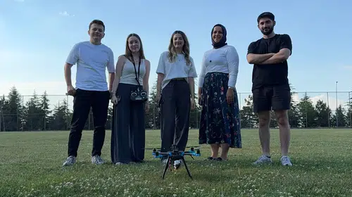 Üniversite öğrencilerinden yüz tanımalı otonom güvenlik dronu