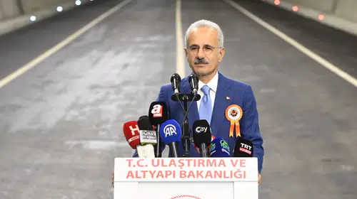 Bakan Uraloğlu Rize'de duyurdu: Çamlıhemşin Tüneli ve bağlantı köprüleri trafiğe açıldı
