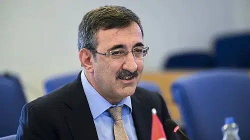 Cevdet Yılmaz'dan büyüme verilerine ilişkin kritik değerlendirme: Türkiye rotasından şaşmıyor