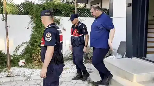 Tutuklanan Menderes Belediye Başkanı İlkay Çiçek görevden uzaklaştırıldı