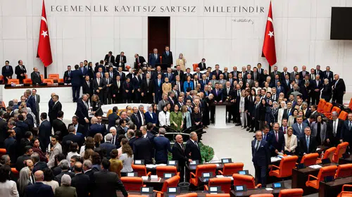 Tarihî çerçeve yasa Meclis’ten geçti: 467 vekil “evet” dedi