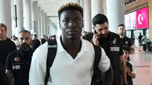 Fenerbahçe’nin yeni transferi Kojo Peprah Oppong İstanbul’a geldi
