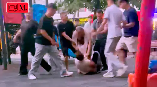 Avcılar'daki parkta yetişkinlerin kavgası çocuklara korku dolu anlar yaşattı