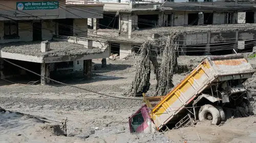 Nepal-Tibet sınırında buzul felaketi: 165 kişi hayatını kaybetti, yaklaşık 1000 kişi kayıp
