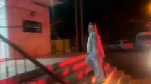 Bakırköy'de parkta hayasızca davranışlarda bulunan iki kişi gözaltına alındı