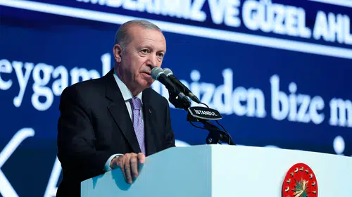 Erdoğan: Ümmet-i Muhammed'in bir duvarın tuğlaları gibi kenetlenmesini arzu ediyoruz