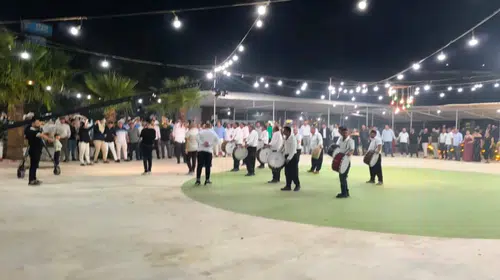 Hatay'da yangına rağmen halay: Düğün salonunun çatısı alev aldı, eğlence durmadı