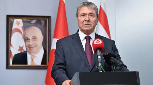 KKTC Başbakanı Ünal Üstel'den GKRY'ye sert mesaj: “Türkiye ile bağlarımızı güçlendirmemizi engelleyemezsiniz”