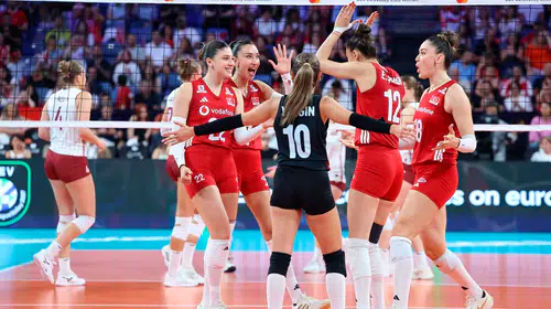 Filenin Sultanları Avrupa Şampiyonası'na galibiyetle başladı: Letonya'yı set vermeden geçti