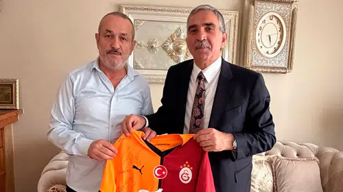 "Sayın Öcalan'a özgürlük" demişti: Ev hapsindeki ultrAslan lideri Sebahattin Şirin'e MHP'den dikkat çeken ziyaret