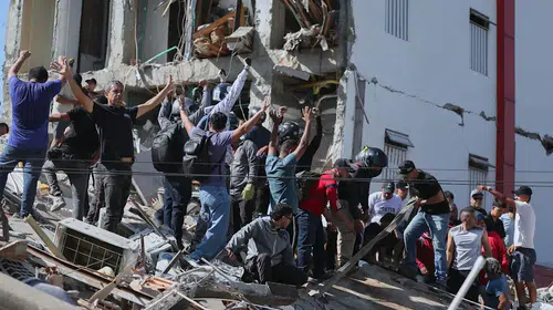 Kolombiya'da 7,4 büyüklüğündeki depremde can kaybı 265'e yükseldi