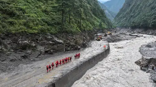 Tibet’te doğal baraj çöktü: Nepal’de acil tahliye uyarısı