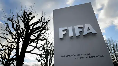 FIFA'dan Türk futboluna ceza darbesi: 4 kulübe transfer yasağı getirildi