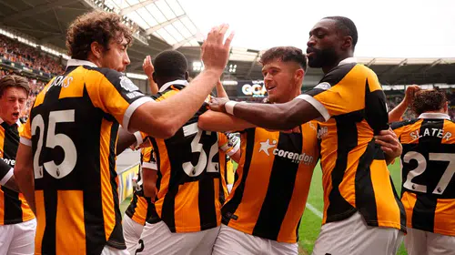 Hull City'den Premier Lig'e rüya gibi başlangıç: Manchester United'ı 2 golle devirdiler
