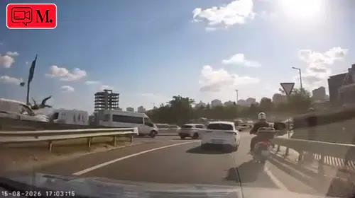 Küçükçekmece'de motosiklete arkadan çarpan araç 3 kişiyi yaraladı