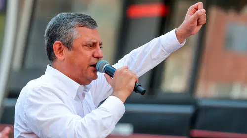 Özgür Özel’den 30 Ağustos mesajı: Bir ülkenin kaderini değiştirmek inanmakla başlar