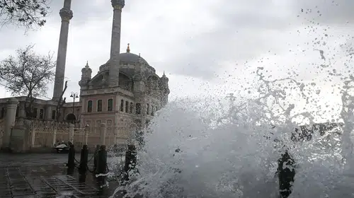 Meteoroloji saat verip uyardı: İstanbul dahil birçok ilde fırtına ve sağanak alarmı