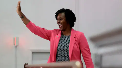 Trump'ın kalesinde dengeleri değiştiren yarış: Florida'da Demokratların ön seçimini sosyalist aday Angie Nixon kazandı