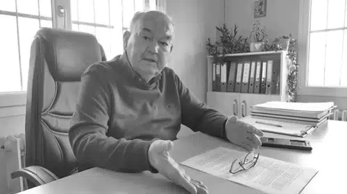 Burhan Özfatura kimdir, nereli, kaç yaşında?