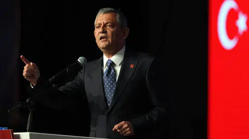 Özgür Özel WELT'e yazdı: “Türkiye için yeni bir başlangıcın zamanı gelmiştir”