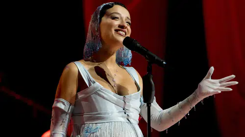 Melike Şahin doğuma günler kala son halini paylaştı: Hamilelik pozlarına beğeni yağdı