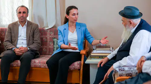 Tülay Hatimoğulları Hatay'da Alevi kanaat önderleriyle bir araya geldi