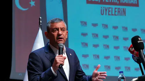 Özgür Özel'den Cumhurbaşkanı Erdoğan'a fon tepkisi: Milletin parasını çarpanların hesaplarına el koyacak mısın?