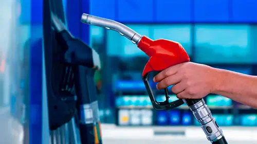 Motorine beklenen indirim pompaya yansıdı: Litre fiyatı 100 TL'nin altına geriledi