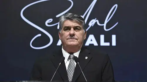 Beşiktaş'ta Serdal Adalı, olağanüstü seçim öncesi gerekli imzayı topladı