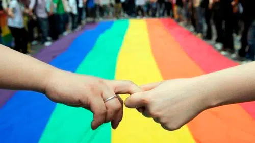 Çok sayıda LGBTİ+ sitesine erişim engelinin ardından Kaos GL'ye polis baskını: 10'dan fazla gözaltı