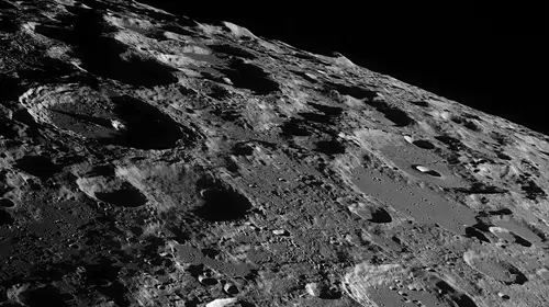 Ay'da 222 metrelik yeni krater keşfedildi: Çevresinde dev bir "soğuk nokta" oluştu