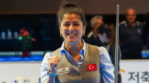 Milli bilardocu Güzin Müjde Karakaşlı dünya şampiyonu oldu