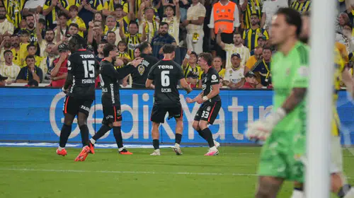 Beşiktaş Kadıköy'de geriden gelip kazandı: Sezonun ilk derbisi siyah-beyazlıların